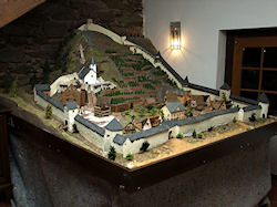 Modell der Stadtmauer von Alken