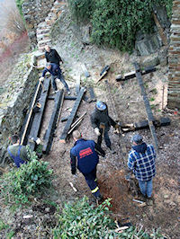 Entsorgungsarbeiten am 26.2.2011 an der Burg Thurant