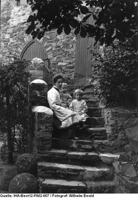 Iha Best12 Fa02 007 20111204 2083150964